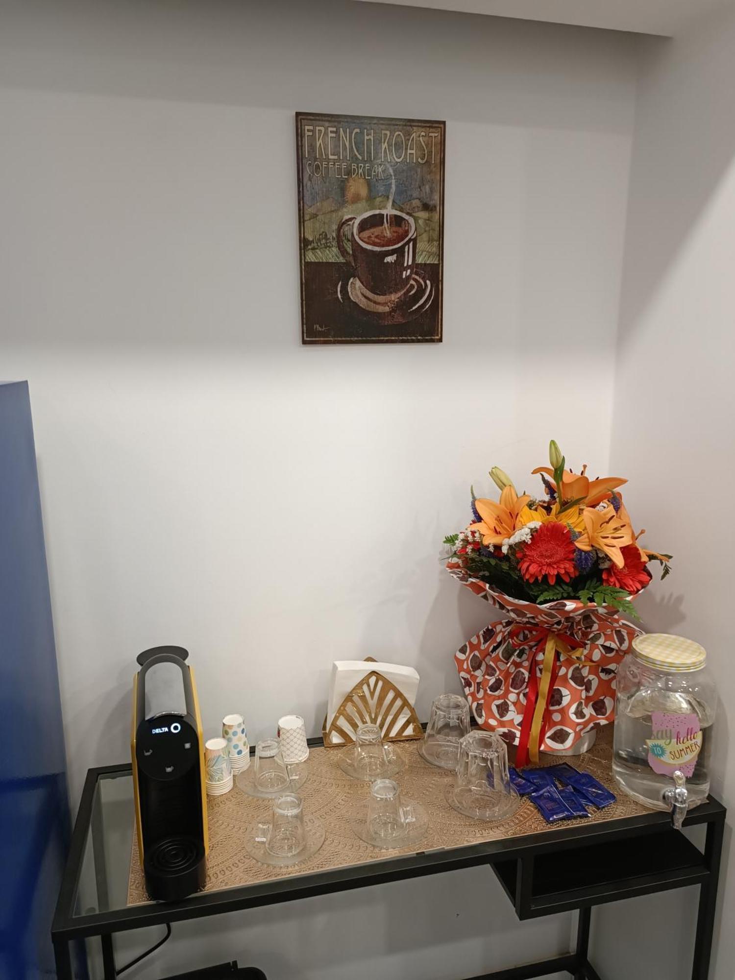 Plaza Caparica Hostel 卡帕里卡海岸 外观 照片
