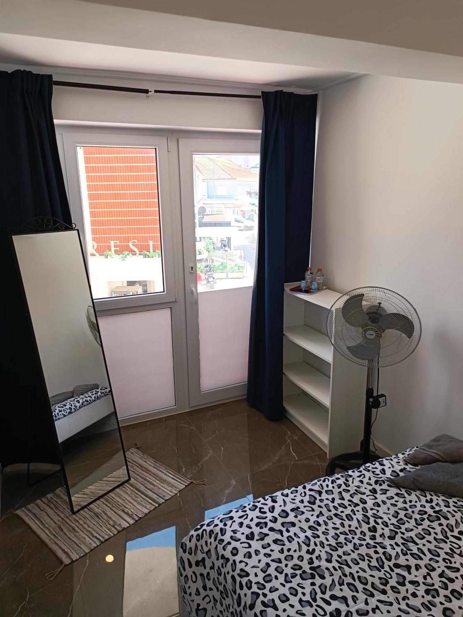 Plaza Caparica Hostel 卡帕里卡海岸 外观 照片