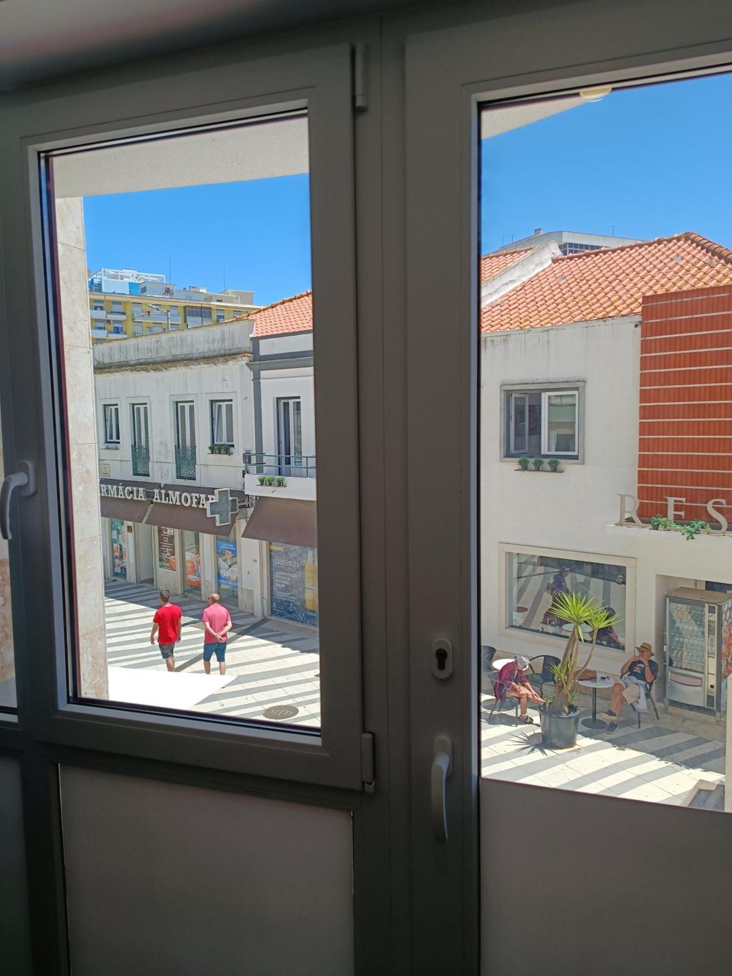 Plaza Caparica Hostel 卡帕里卡海岸 外观 照片