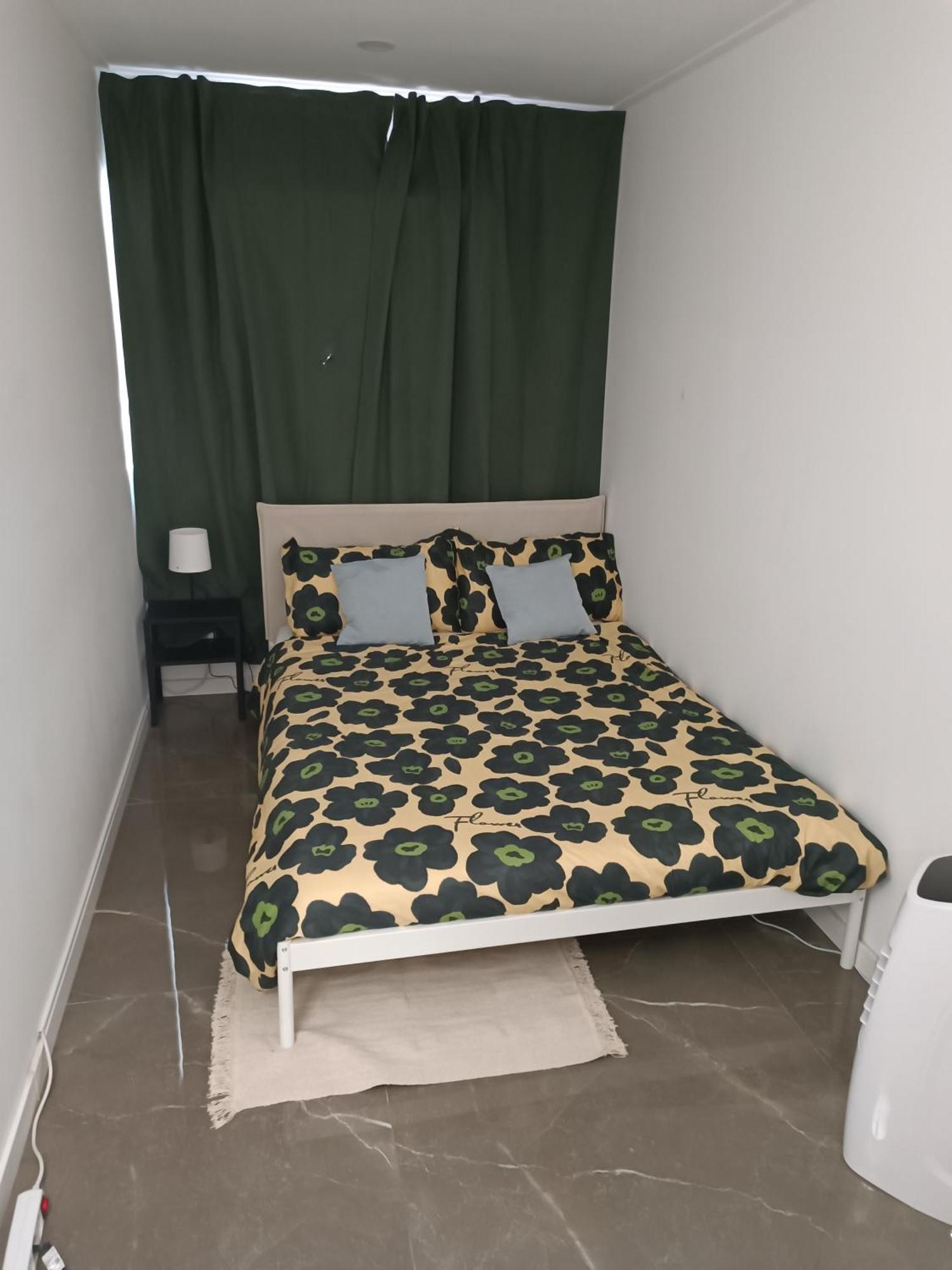 Plaza Caparica Hostel 卡帕里卡海岸 外观 照片