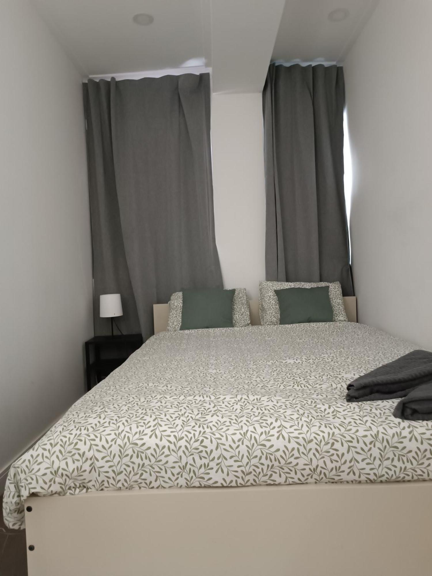Plaza Caparica Hostel 卡帕里卡海岸 外观 照片