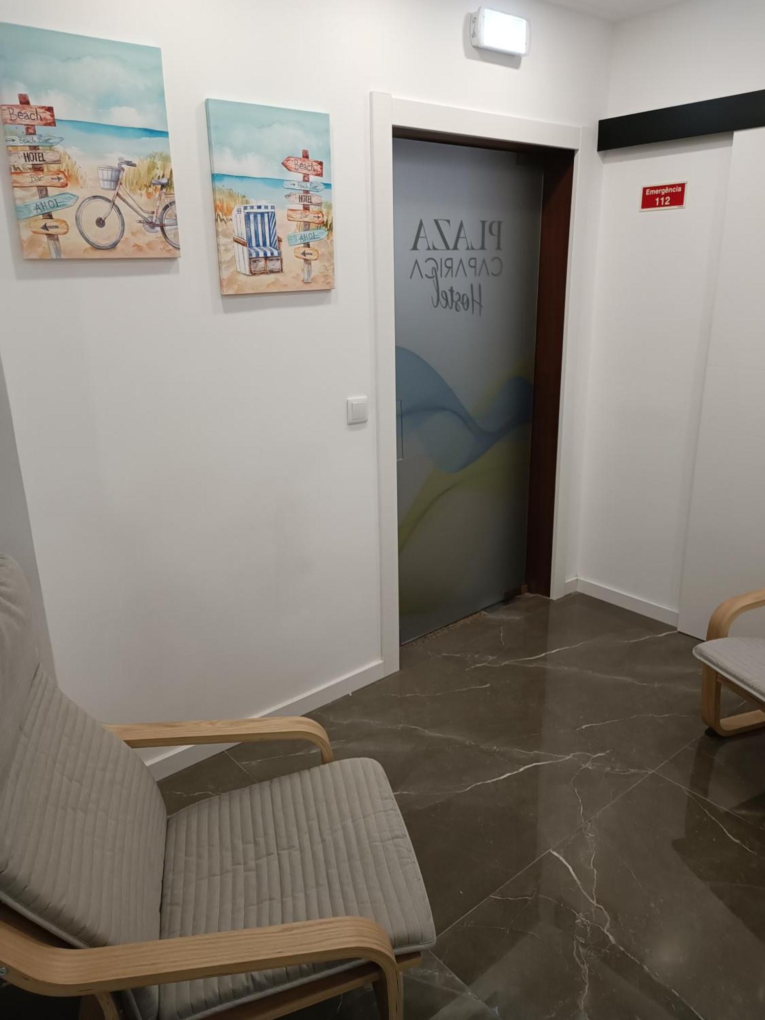 Plaza Caparica Hostel 卡帕里卡海岸 外观 照片